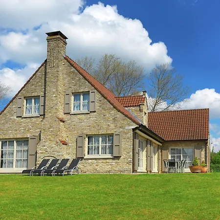 Luxurious In With Garden Вилла