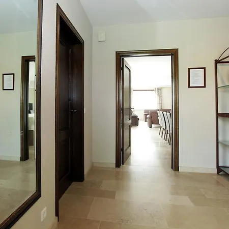 Вилла Luxurious In With Garden *