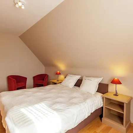 Luxurious In With Garden Вилла