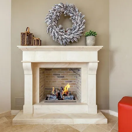 Luxurious In With Garden Вилла *