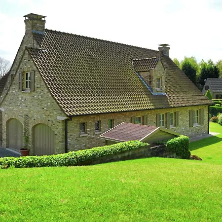Вилла Luxurious In With Garden